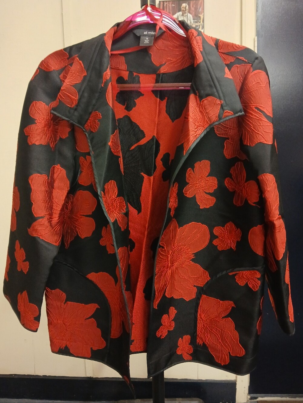 Ali Miles Floral Blazer